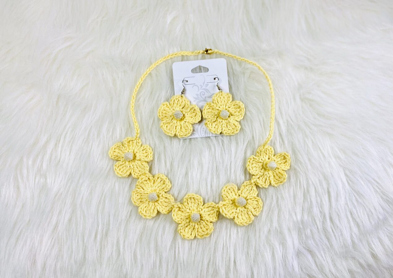 Daisy Dreams Crochet Jewelry Set